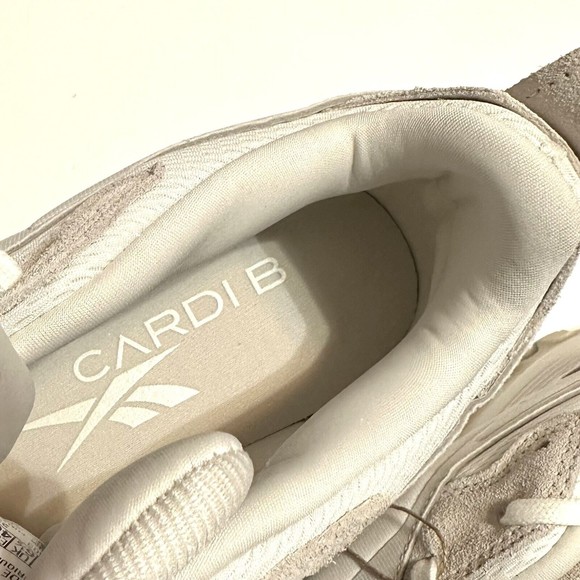 REEBOK CARDI B WOMEN'S 9 CLASSIC LEATHER  ATHLETIC SNEAKER CHALK WHITE GW8874 - Picture 9 of 9